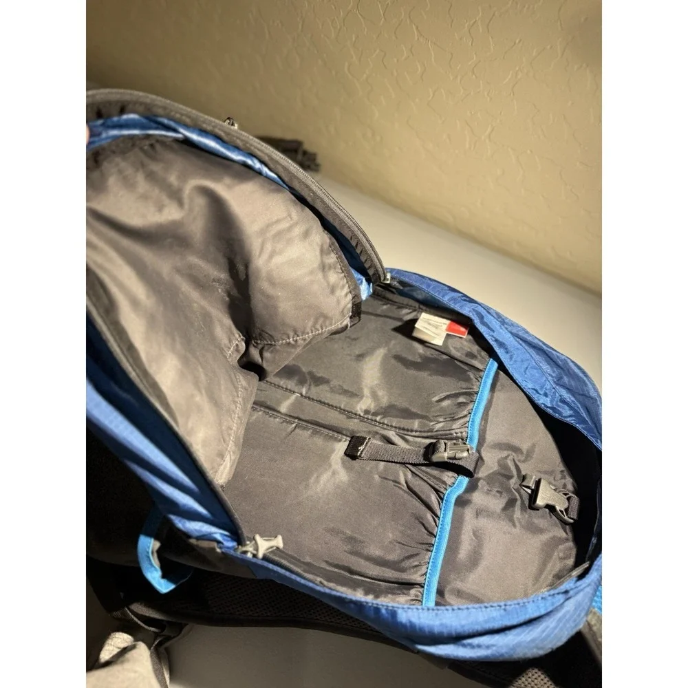 The North Face Angstrom 30 Backpack Blue Gray Hiking Daypack